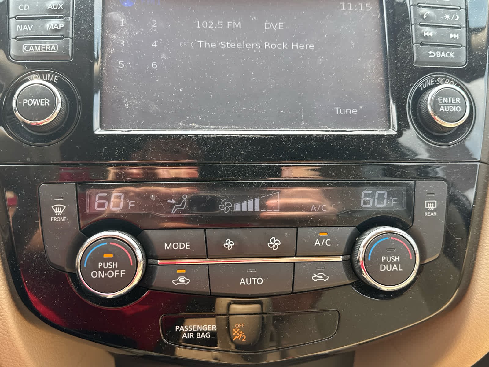 Used 2015 Gun Metallic Nissan SV image 8