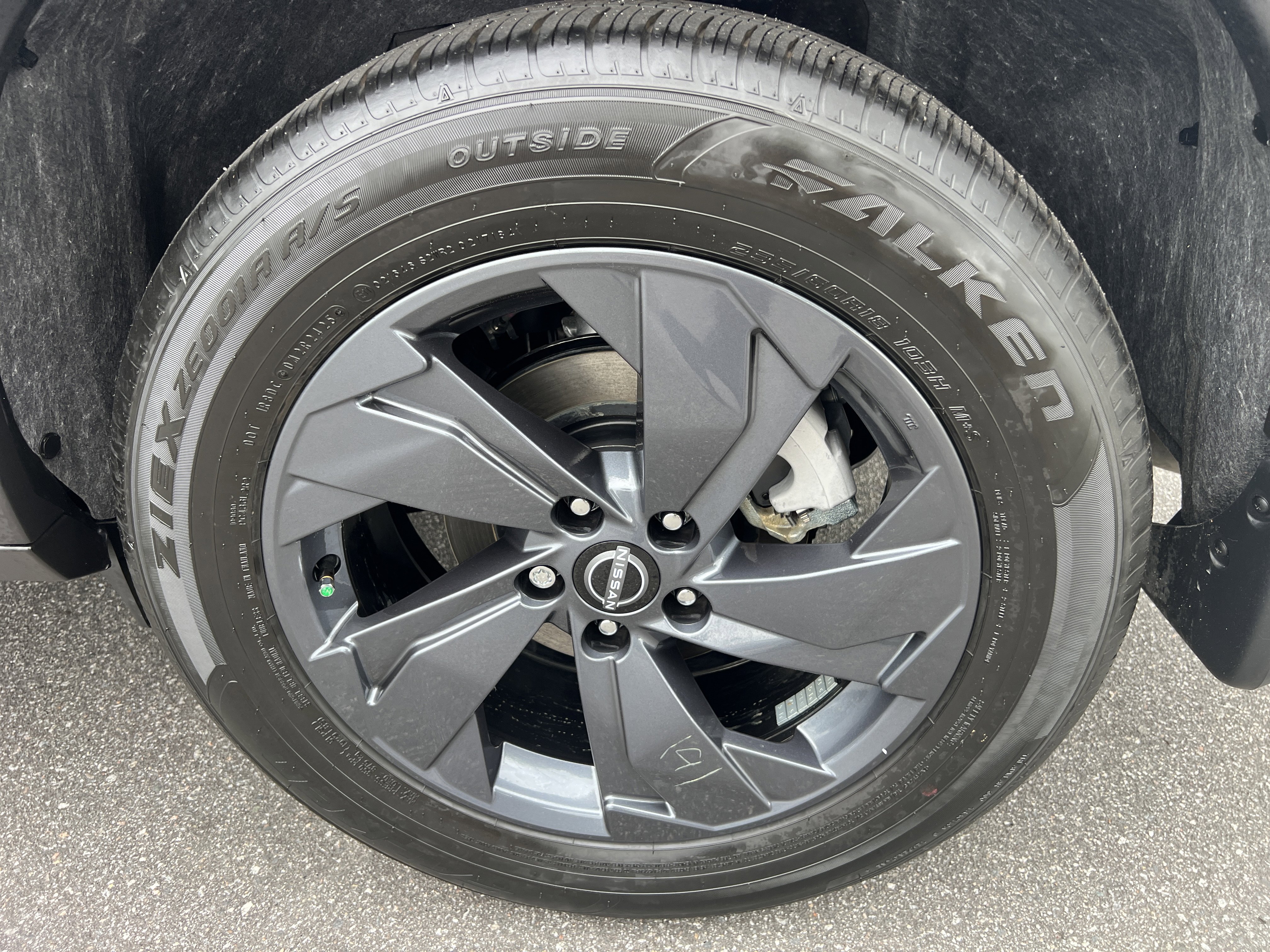 Used 2026 Super Black Nissan SV image 36