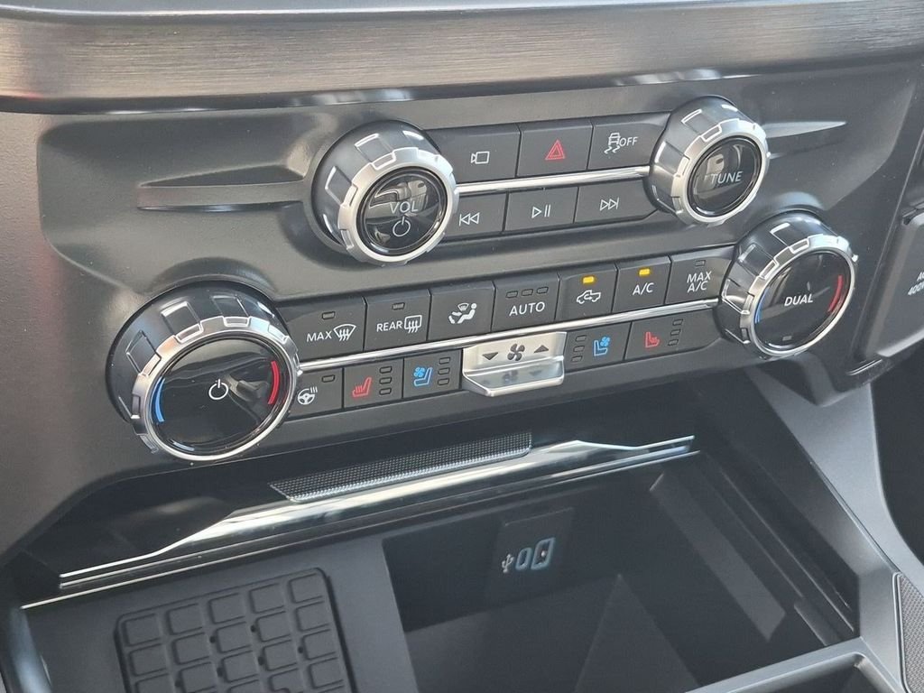 New 2026 Agate Black Metallic Ford F-250® Lariat® image 55