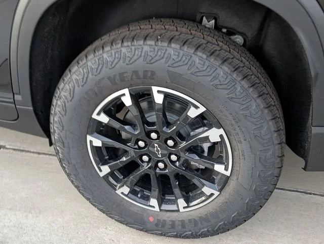 New 2026 Mosaic Black Metallic Chevrolet Z71 image 10