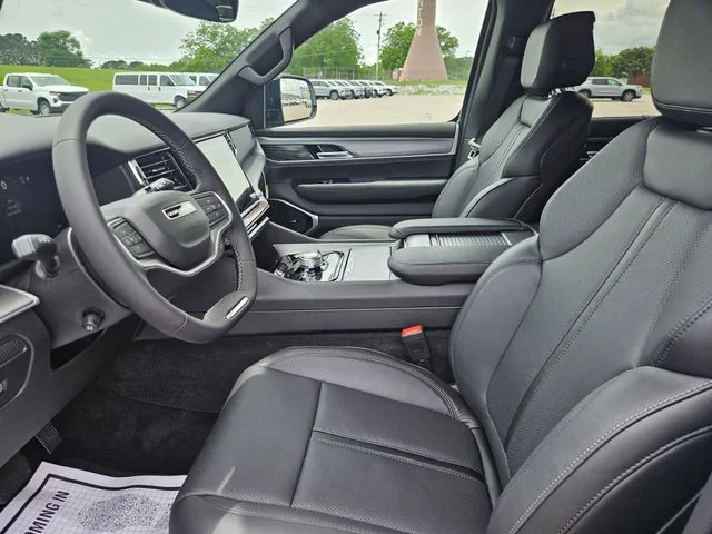 New 2026 Bright White Clear-Coat Exterior Paint Jeep Limited Reserve image 9