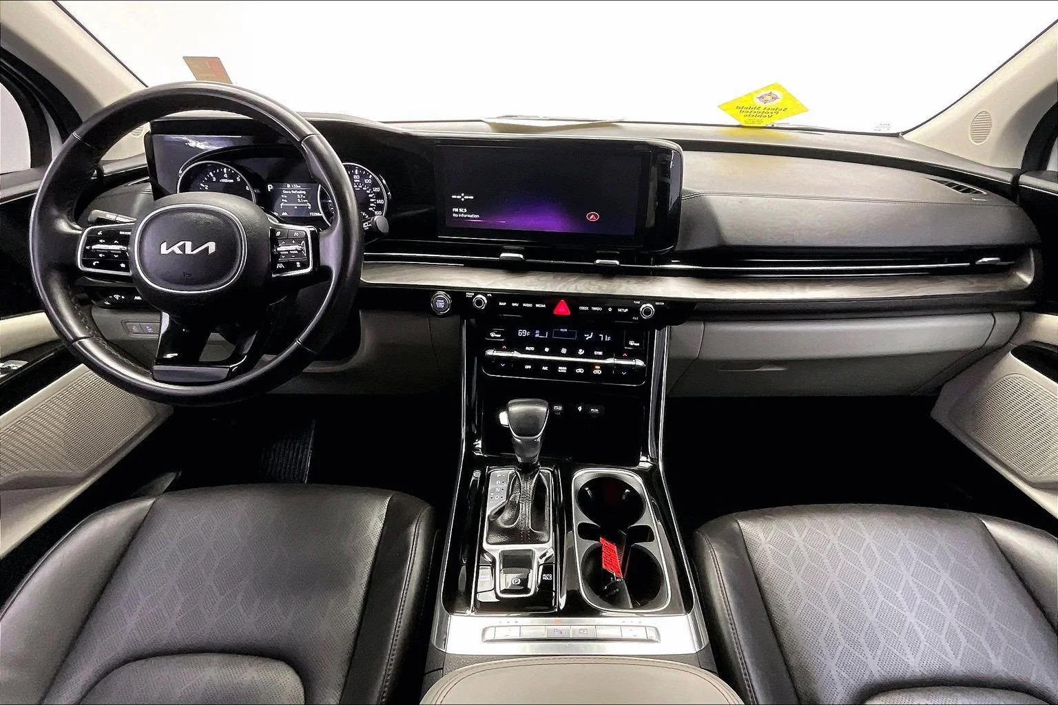 Used 2024 Snow White Pearl Kia EX image 15
