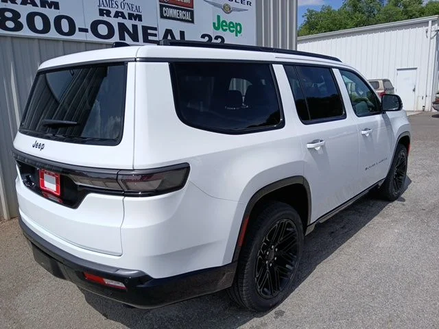 New 2026 Bright White Clear-Coat Exterior Paint Jeep Limited Reserve image 3