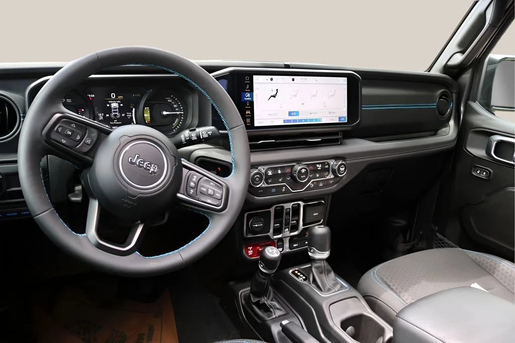 Used 2025 Gray Jeep Rubicon 4xe image 15