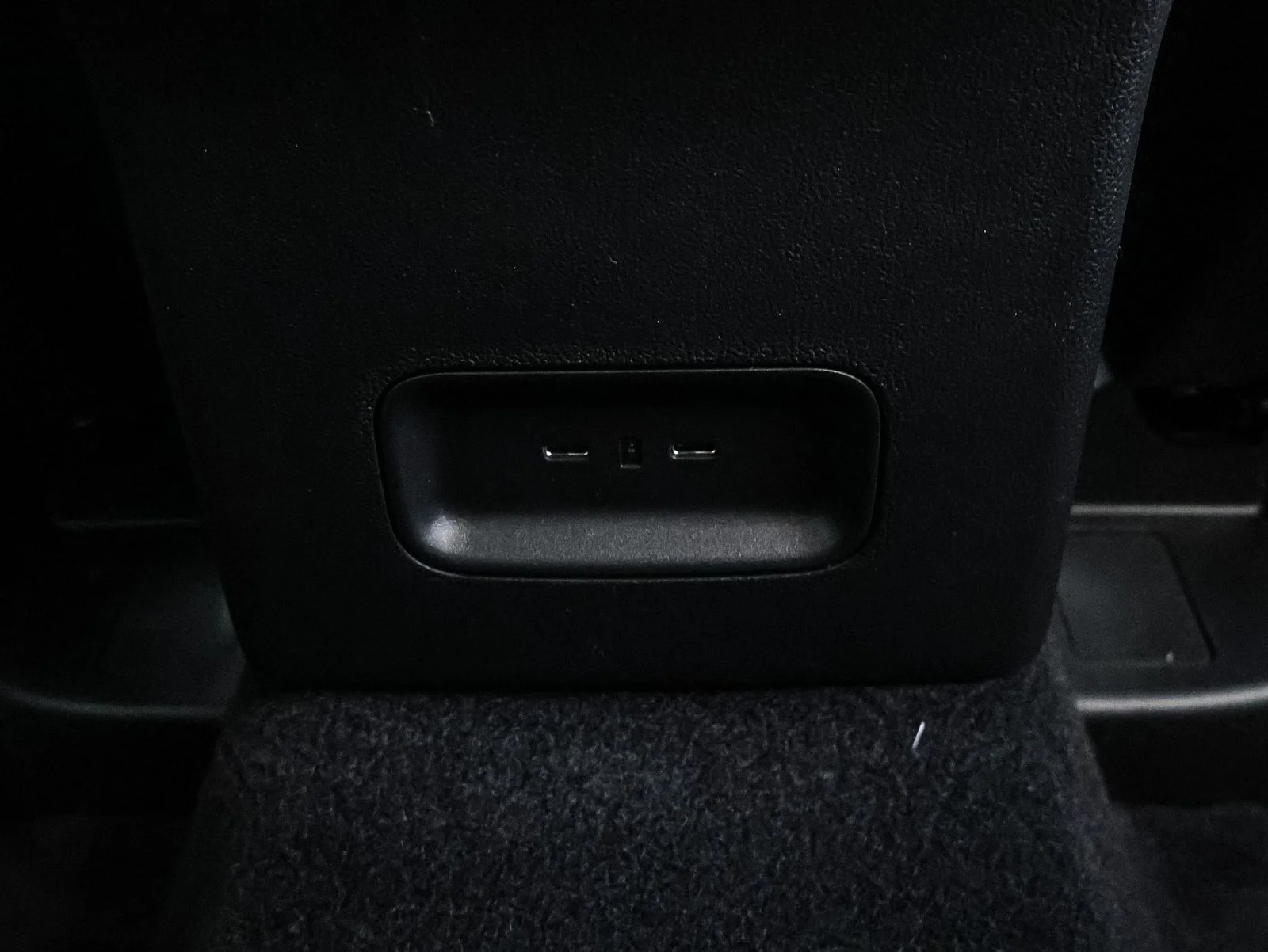New 2026 Carbonized Gray Metallic Ford Outer Banks® image 26