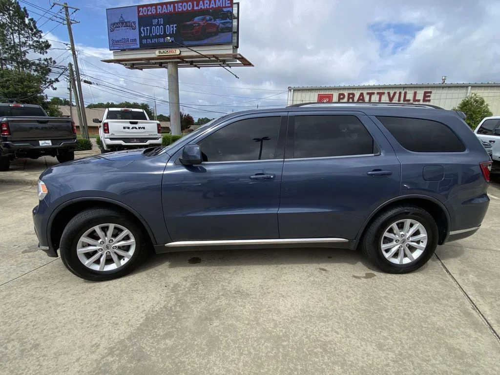 Used 2020 Blue Dodge SXT Plus image 5