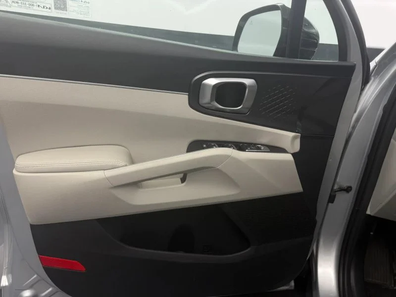 Used 2022  Kia S Sport Utility 4D image 13