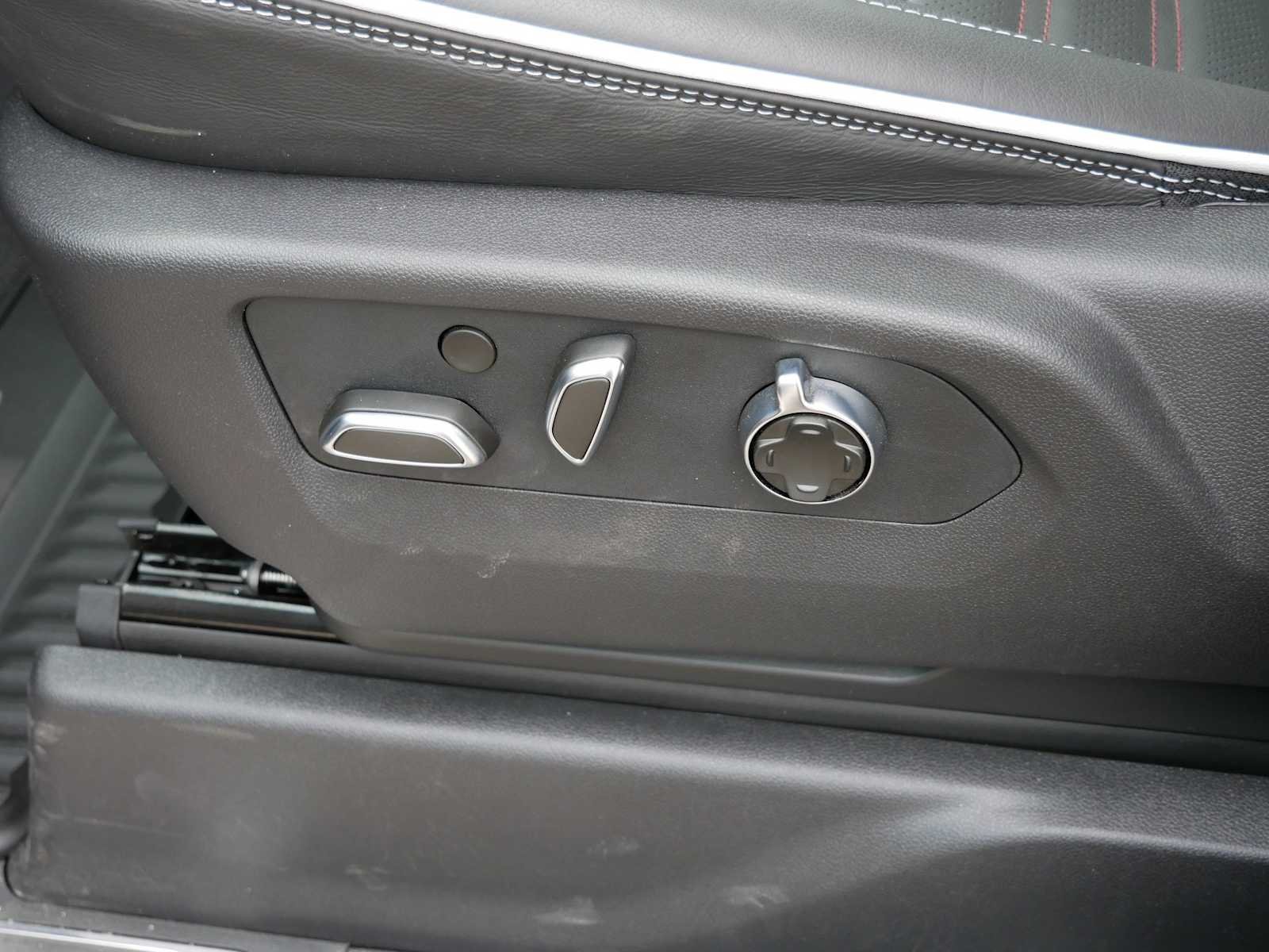2026 GMC Sierra 1500 AT4X - Photo 17