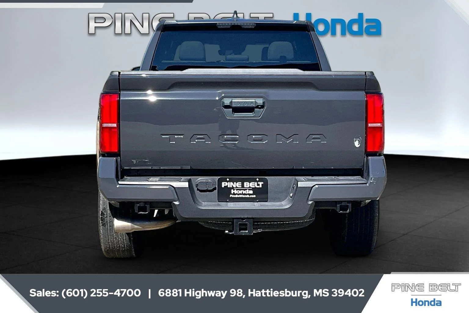Used 2025 Underground Toyota SR5 image 4