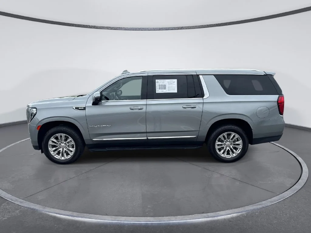 Used 2023 Silver GMC SLT image 4
