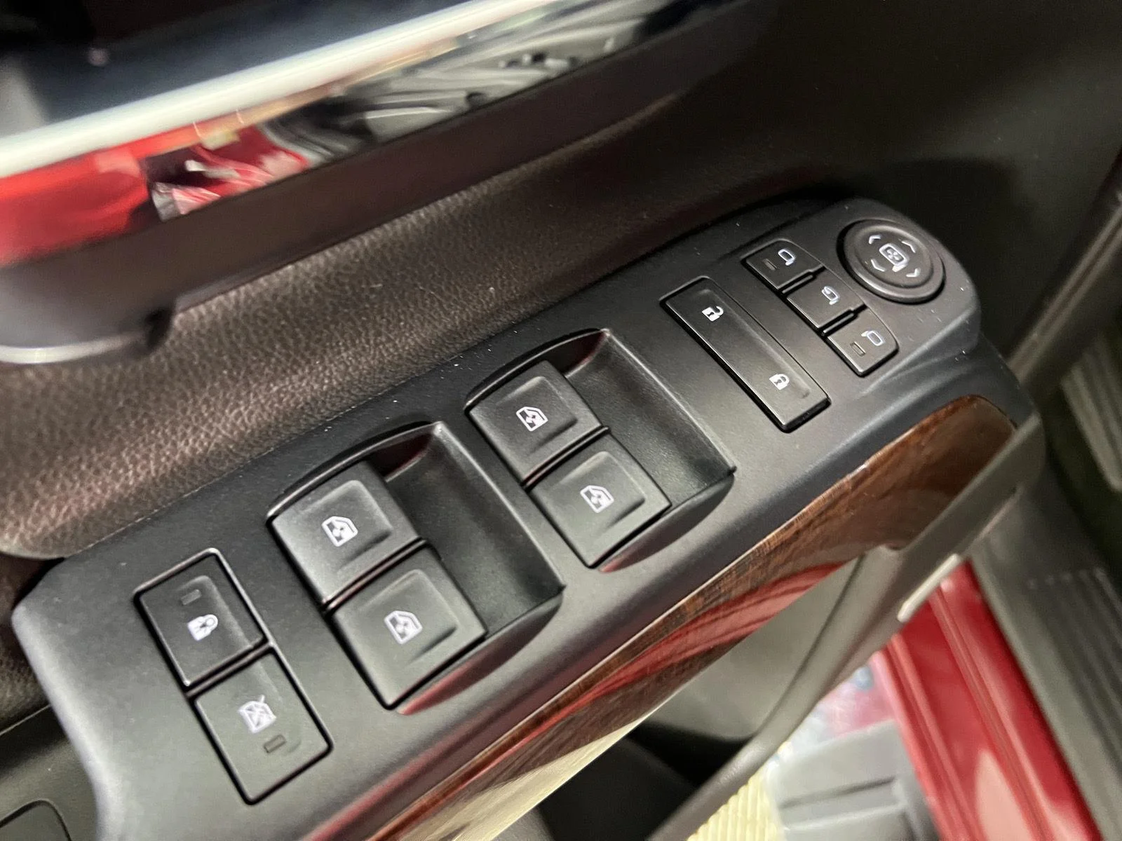 Used 2018 Red Quartz Tintcoat GMC SLT image 10