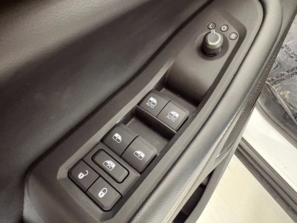 Used 2022 White Jeep Limited image 21