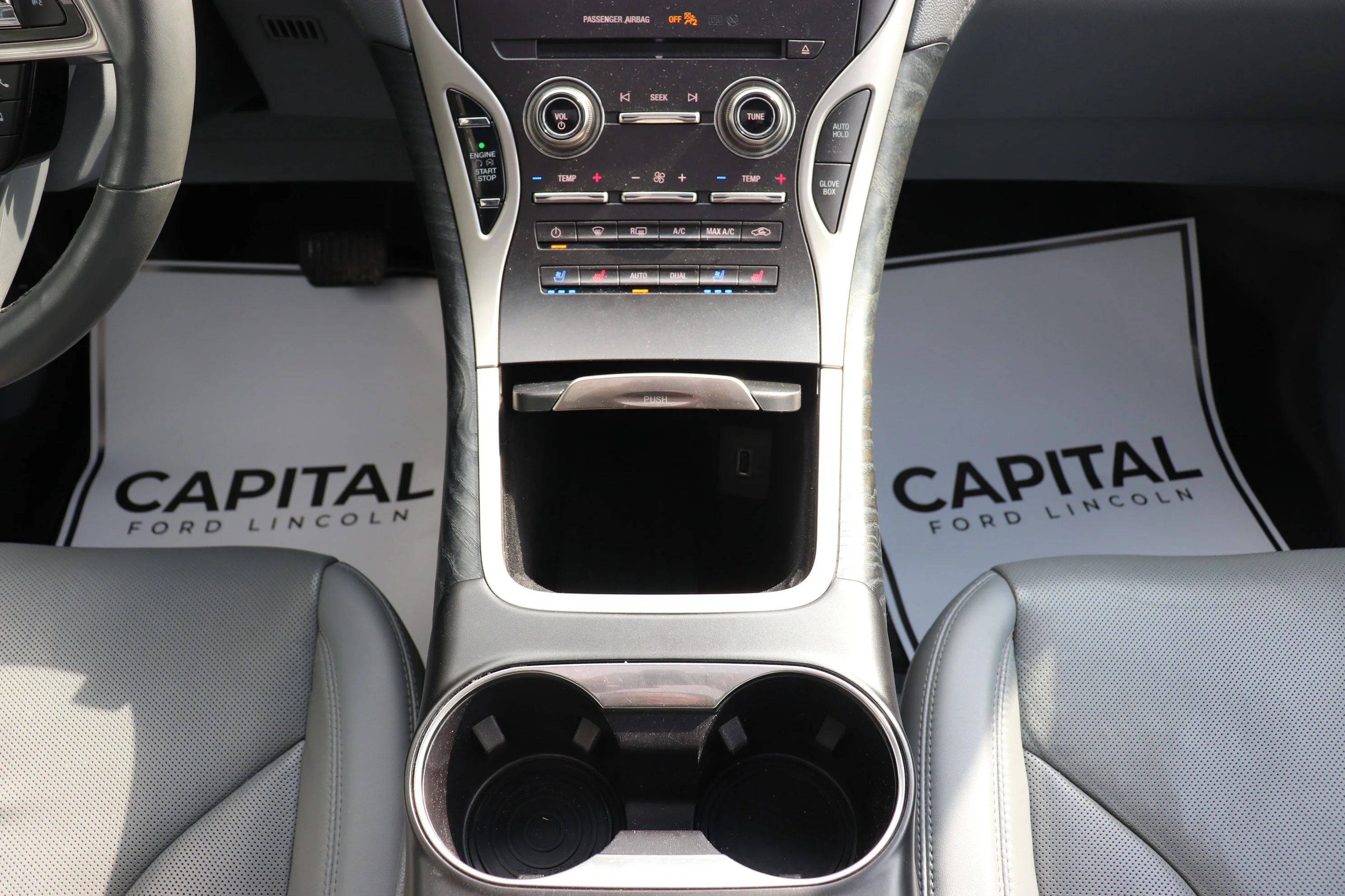 Used 2019 Blue Lincoln Reserve image 11