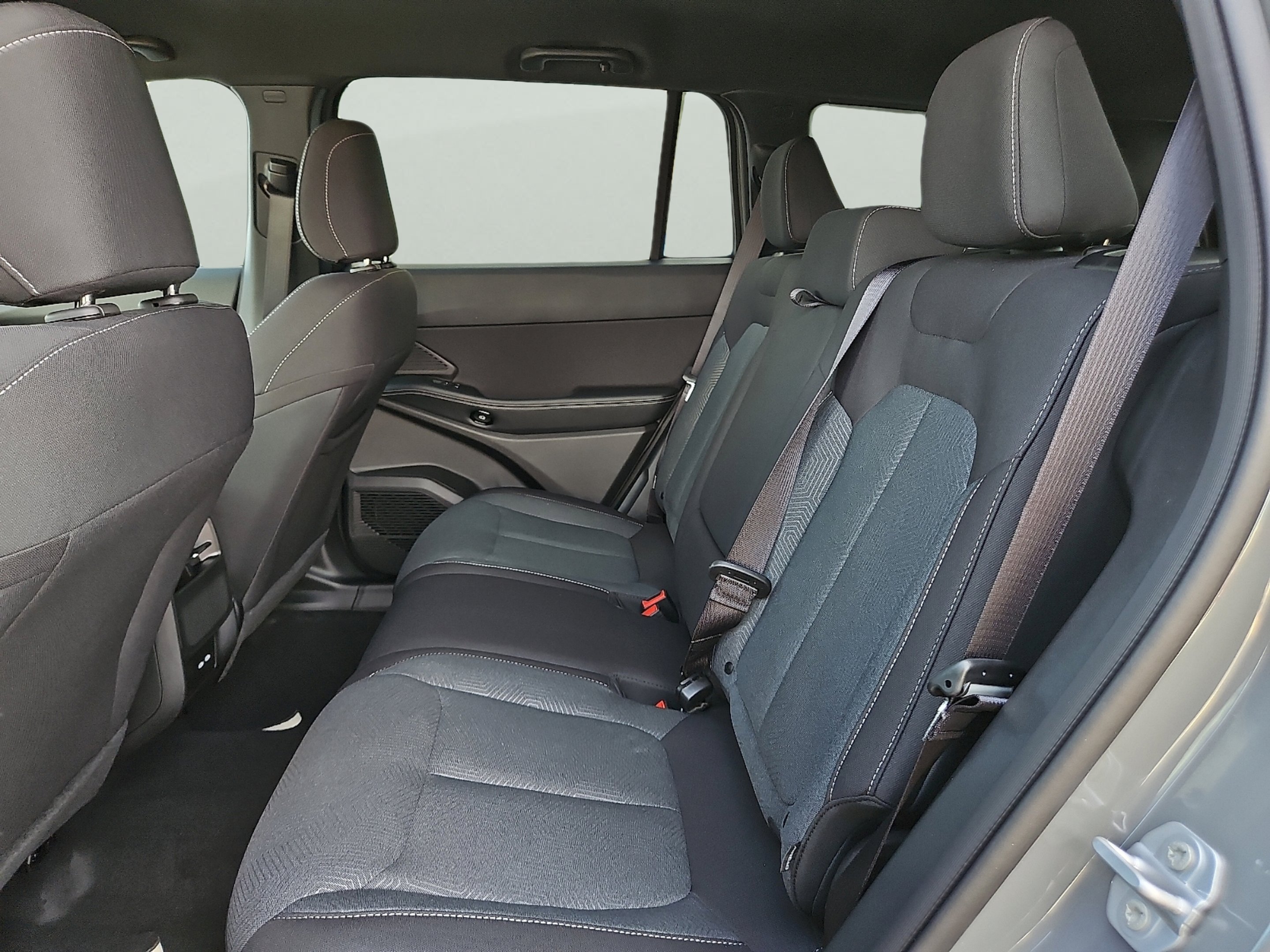 New 2026 Sting-Gray Clear-Coat Exterior Paint Jeep Laredo image 13