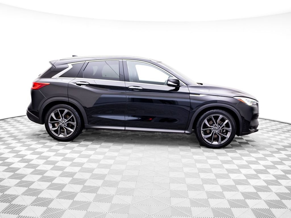 Used 2019 Black Obsidian INFINITI ESSENTIAL image 8