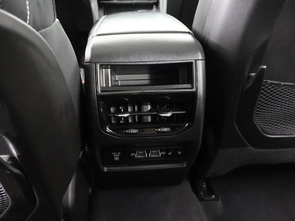 Used 2022 Midnight Jeep 4xe image 68