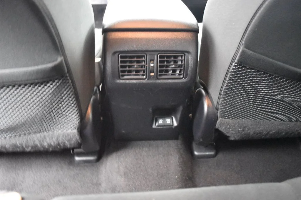 Used 2020 Silver Toyota SR5 image 23