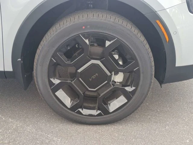 New 2026 Wolf Gray Kia S image 11