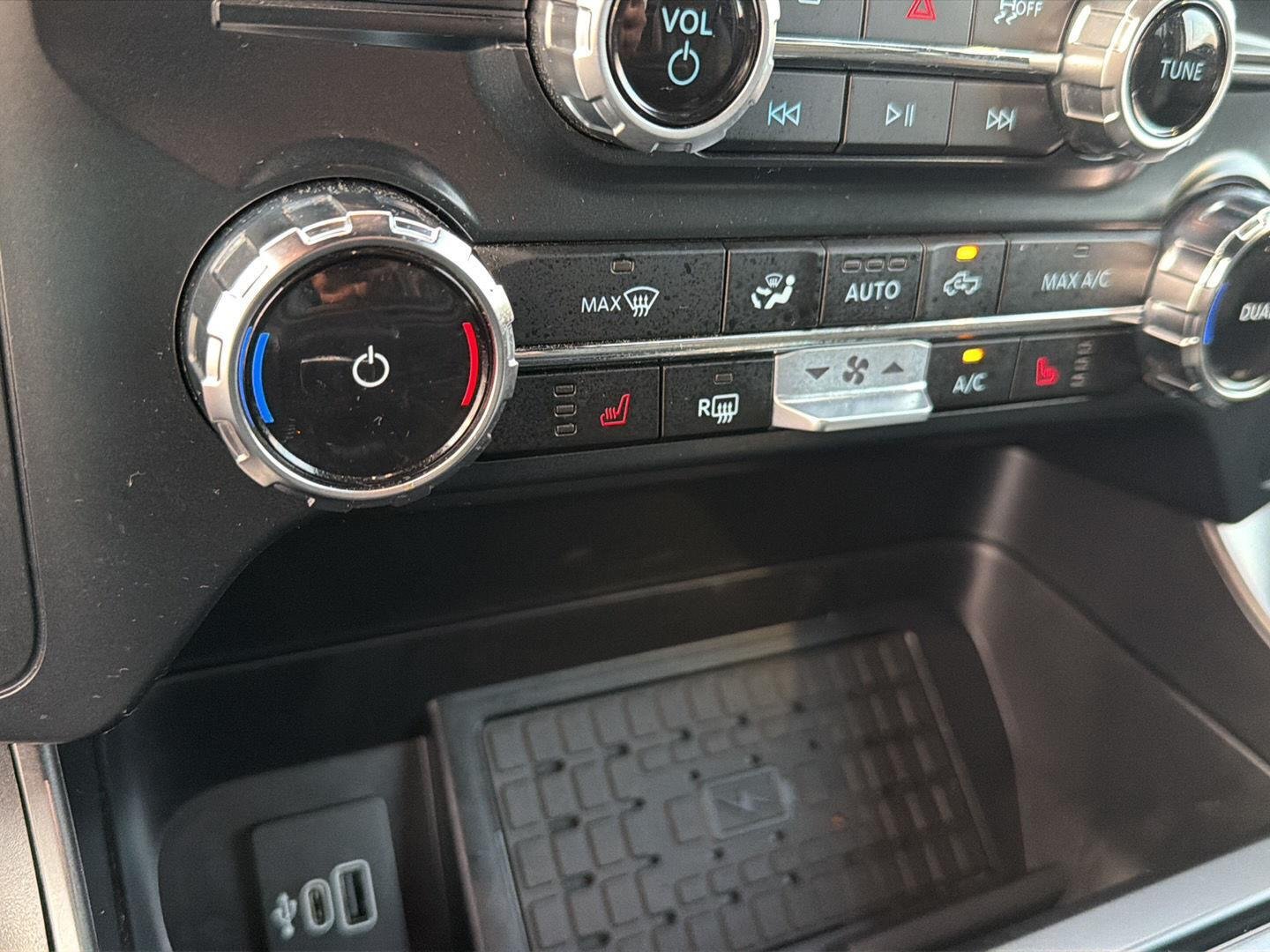 Used 2025 Oxford White Ford Tremor image 28