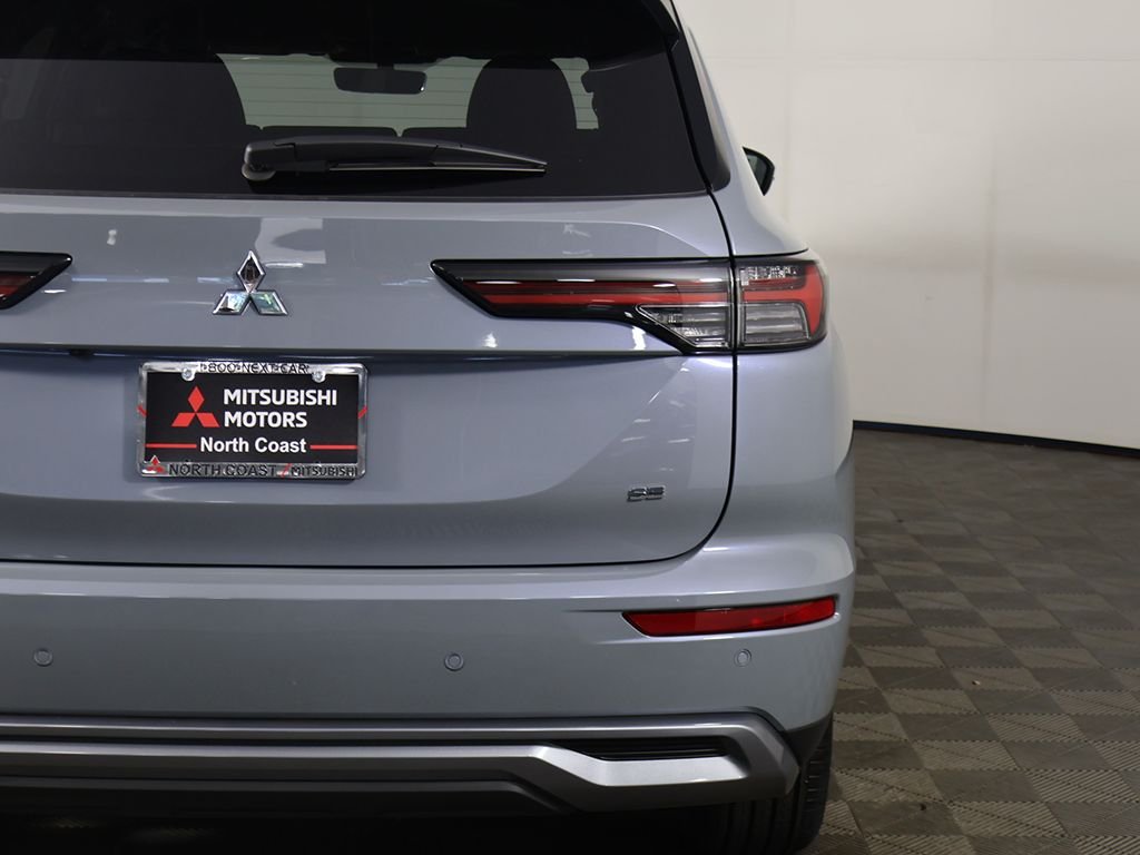New 2026 Gray Mitsubishi SE image 16