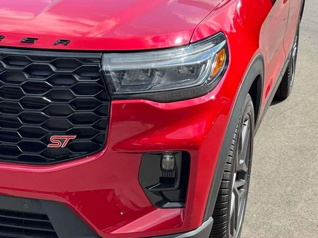 New 2026 Rapid Red Metallic Tinted Clearcoat Ford ST image 9