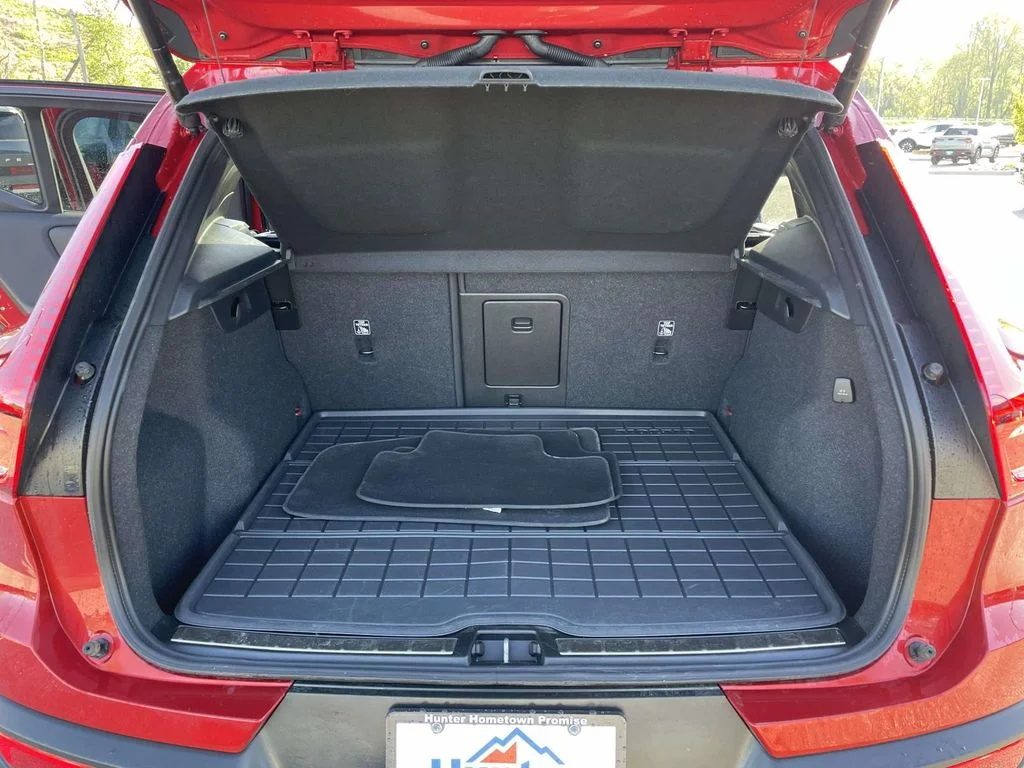 Certified Used 2024 Fusion Red Metallic Volvo Plus Bright Theme image 30