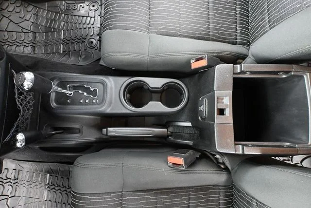 2012 Jeep Wrangler Unlimited Rubicon - Photo 30