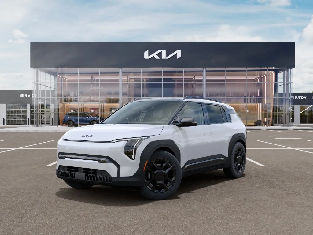 New 2027 Snow White Pearl Kia Land image 1