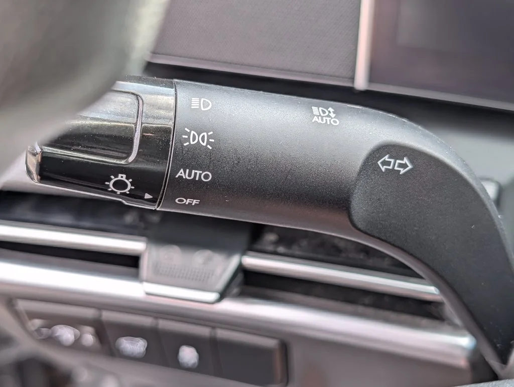 Used 2025 Gray Hyundai SEL image 31