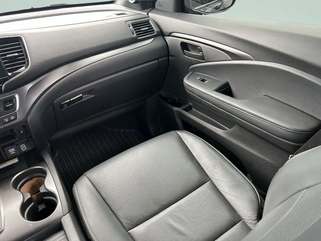 Used 2022 Black Honda EX-L image 21