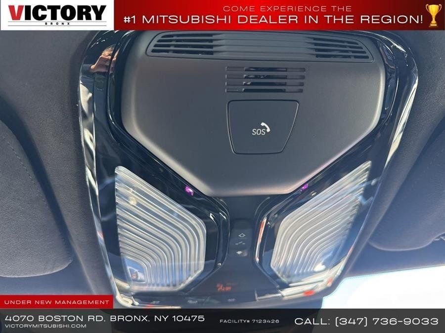 Used 2024 White BMW xDrive40i image 48