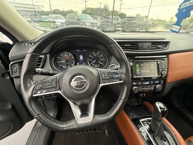 Used 2019 Gray Nissan SL image 11