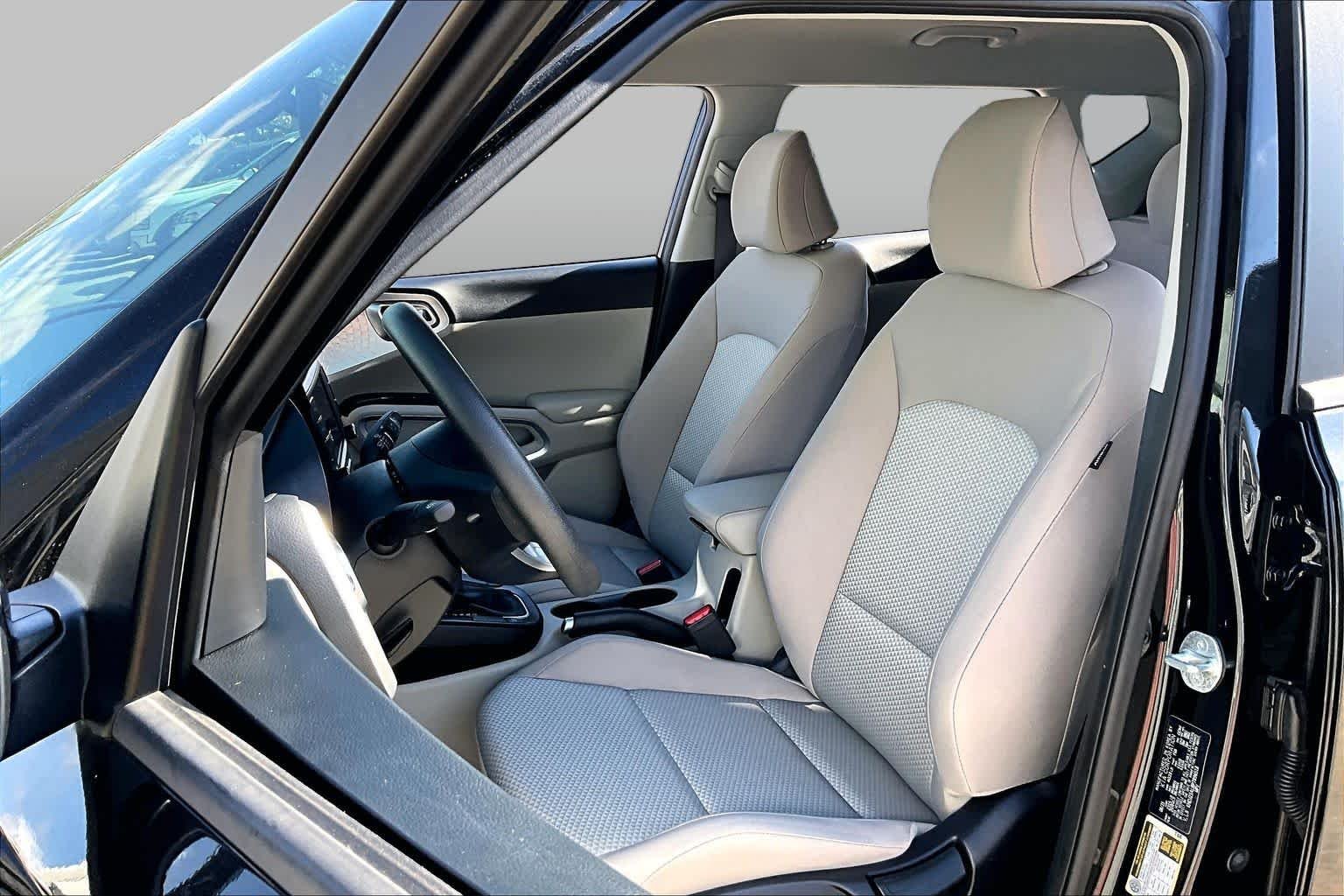 Used 2023 Fusion Black Kia LX image 8