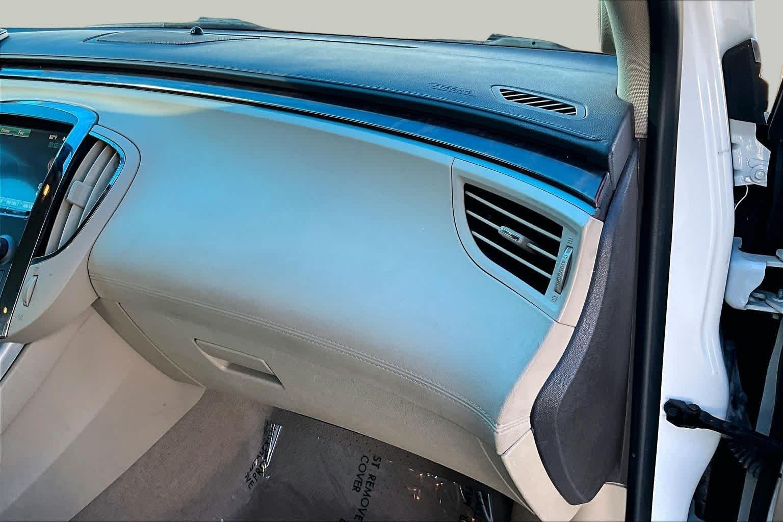 Used 2013 White Diamond Tricoat Buick Leather image 18