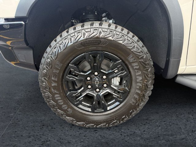 2026 Chevrolet Silverado 1500 ZR2 - Photo 9