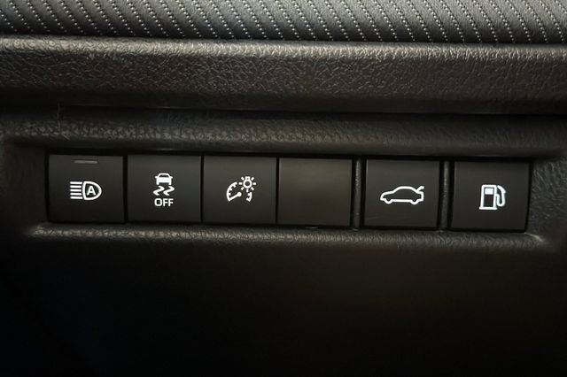 Used 2025 Ice Cap Toyota SE image 34