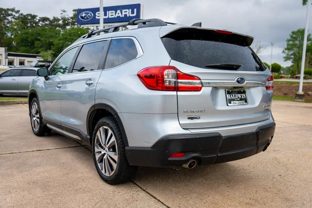 Certified Used 2022 Ice Silver Metallic Subaru Limited image 4