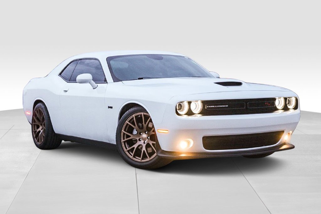 Used 2022 White Dodge R/T image 2