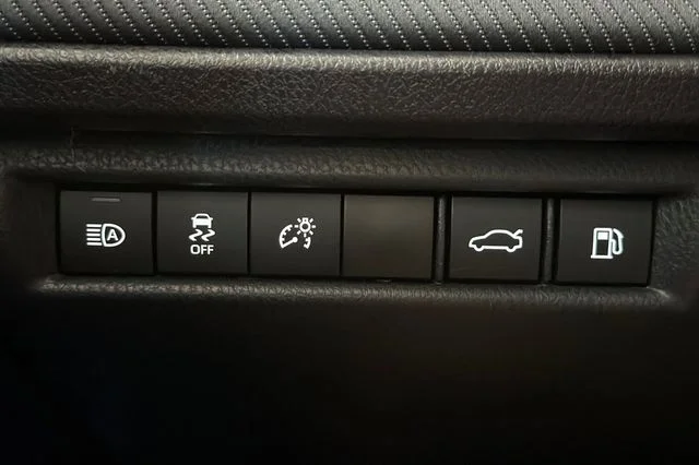 Used 2025 Ice Cap Toyota SE image 34