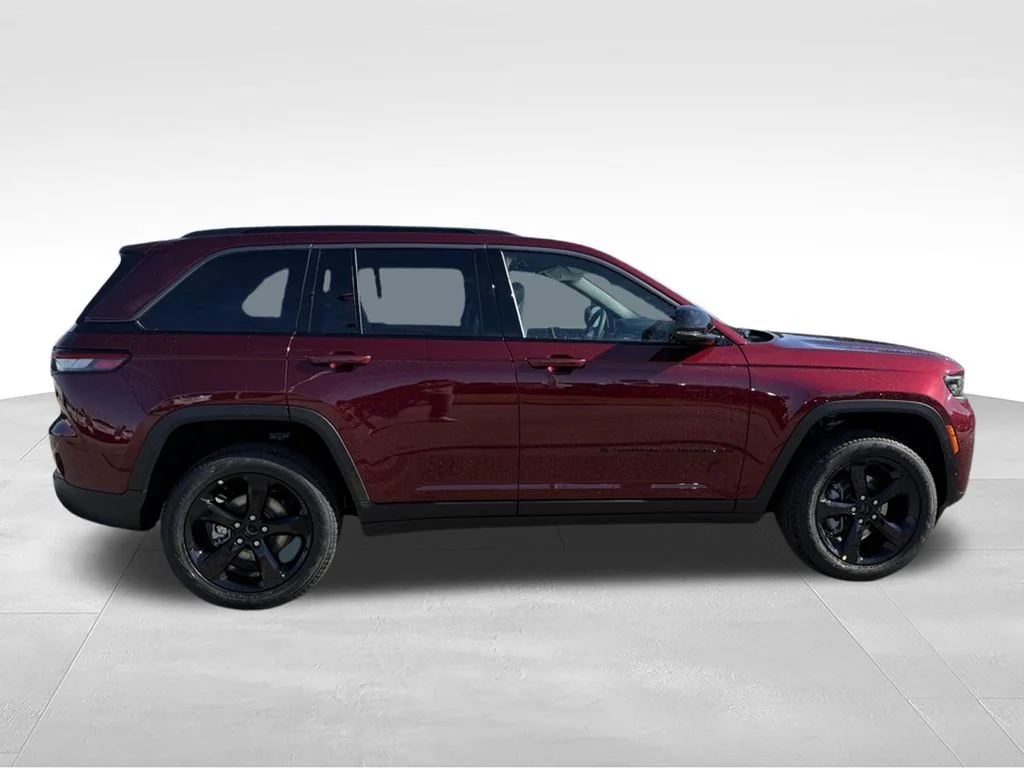 New 2026 Velvet Red Pearl-Coat Exterior Paint Jeep Limited image 6