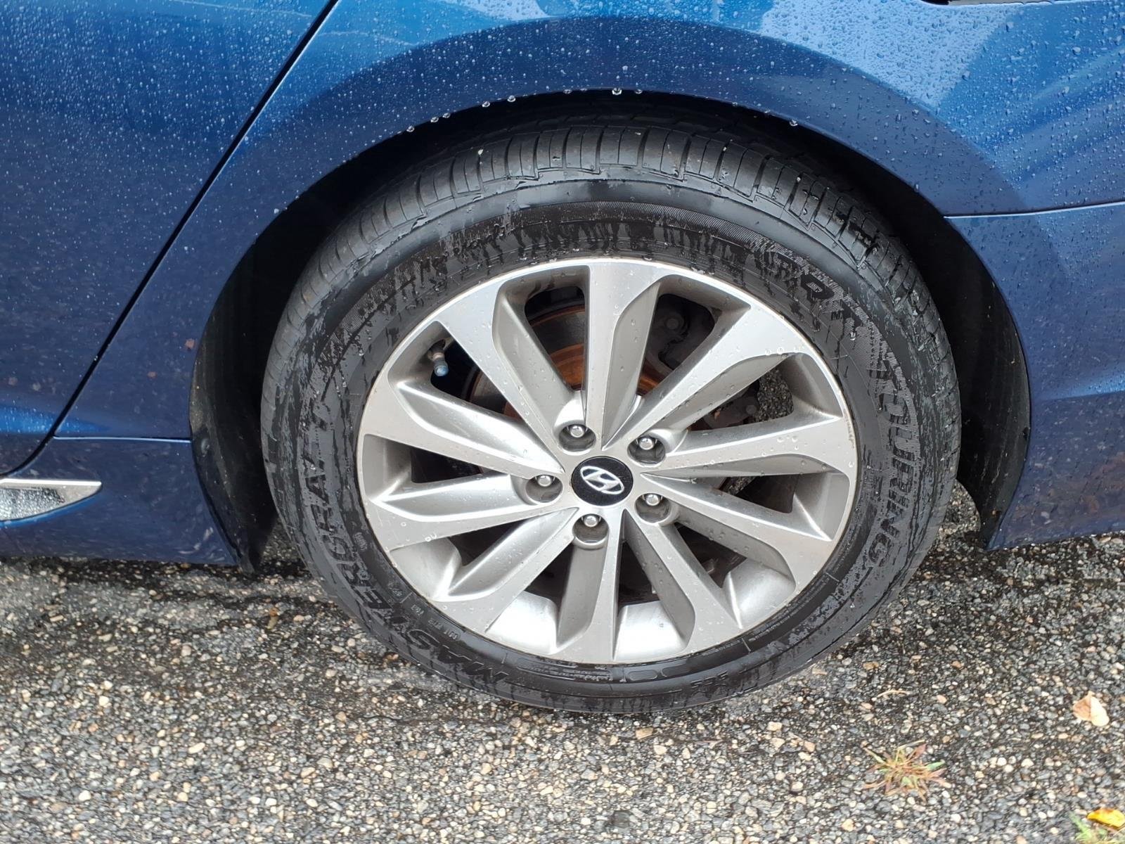 Used 2016 Lakeside Blue Hyundai 2.4L Sport image 8