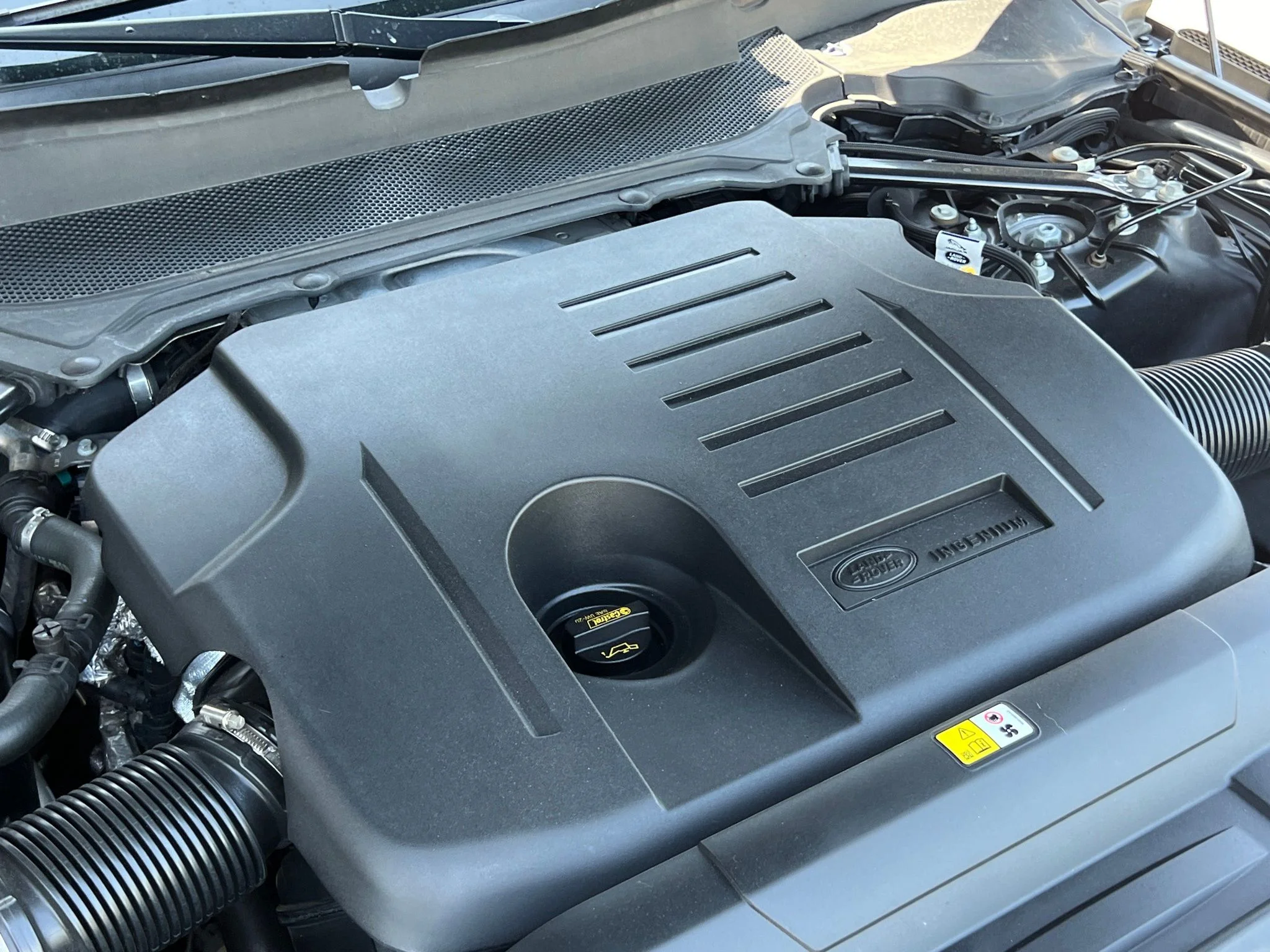 Used 2022 Black Land Rover HSE Silver Edition image 40