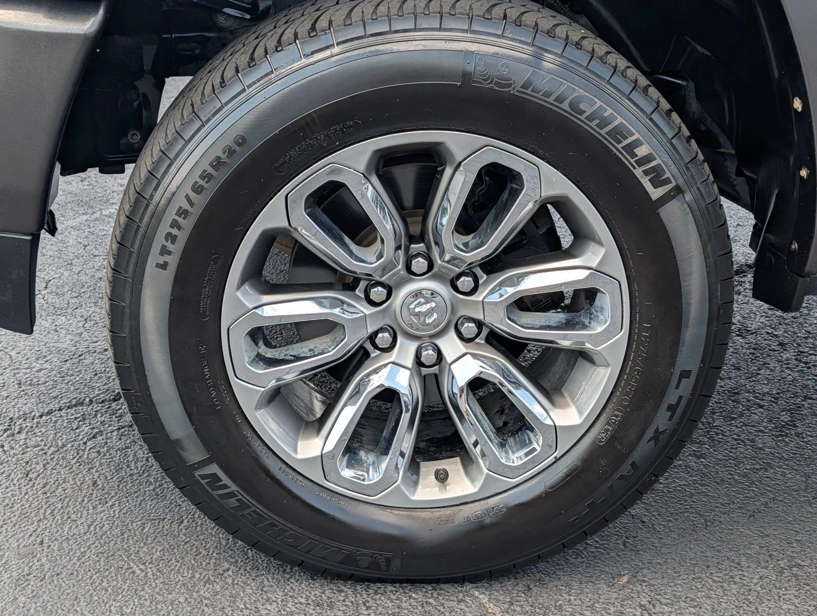 Used 2020 Granite Crystal Metallic Clearcoat Ram Laramie image 11