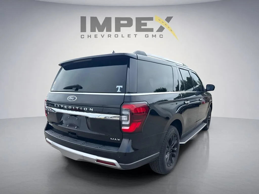 Used 2022  Ford Limited image 5