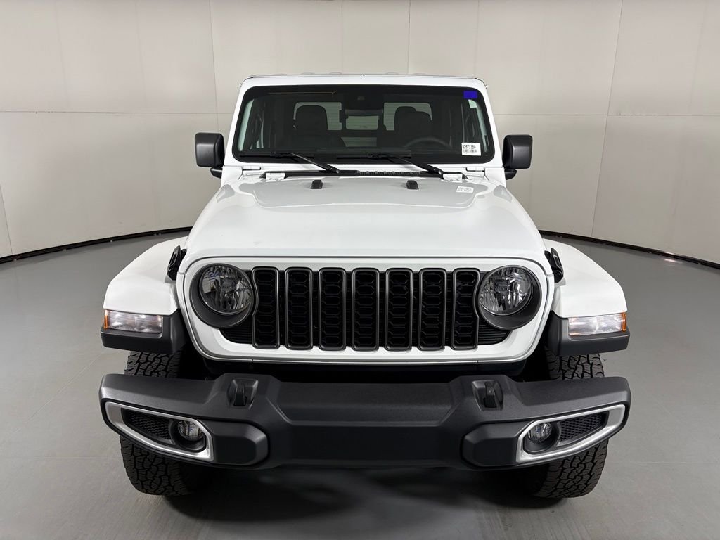 Used 2025 White Jeep High Tide image 3