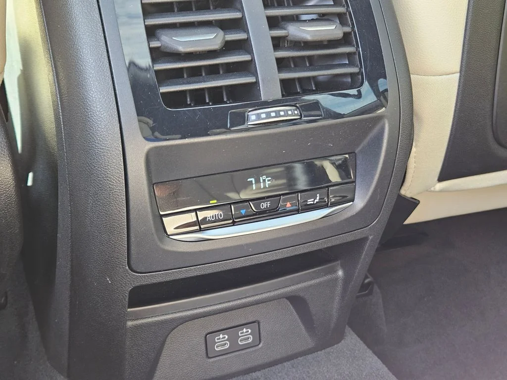 Used 2023 Phytonic Blue Metallic BMW xDrive30i image 21
