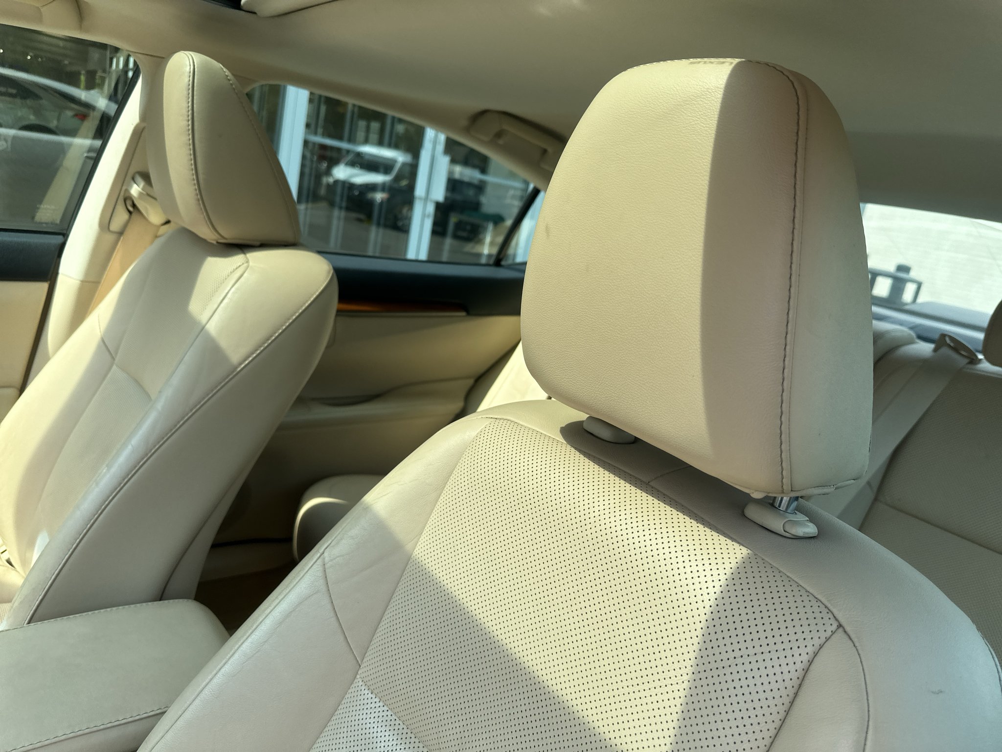 Used 2013 Starfire Pearl Lexus Hybrid image 12