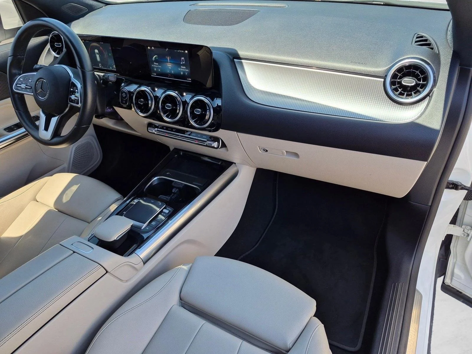 Used 2021 Polar White Mercedes-Benz GLA 250 image 17