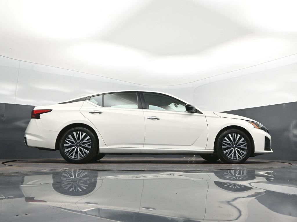 2025 Nissan Altima SV - Photo 42