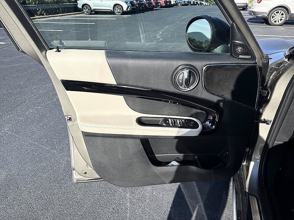 Used 2017 Melting Silver Metallic MINI Cooper S image 10